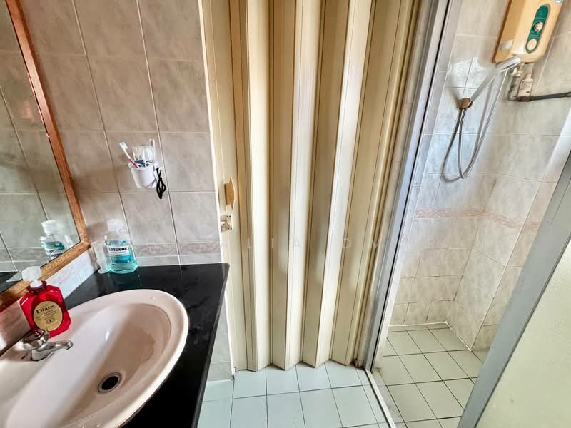 Rumah Teres 2-Tingkat untuk Dijual di Bukit Jelutong (Shah Alam) - Nur Alia Omar - Bathroom - PropertyGuru.com.my