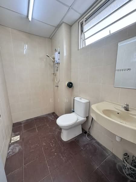 Kondominium untuk Dijual di Platinum Lake PV 20 - Kin L - Bathroom - PropertyGuru.com.my