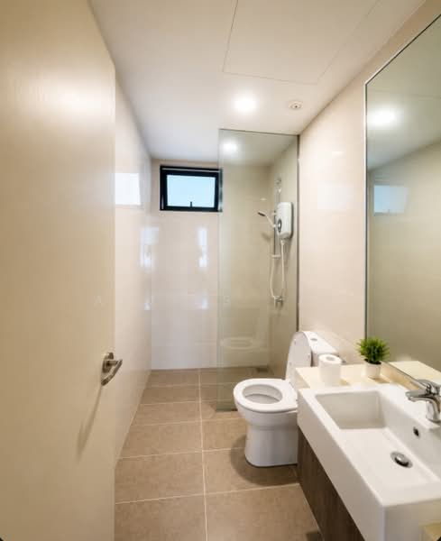 Service Residence for Rent at Southkey Mosaic - Alviss Tay - Bathroom - PropertyGuru.com.my