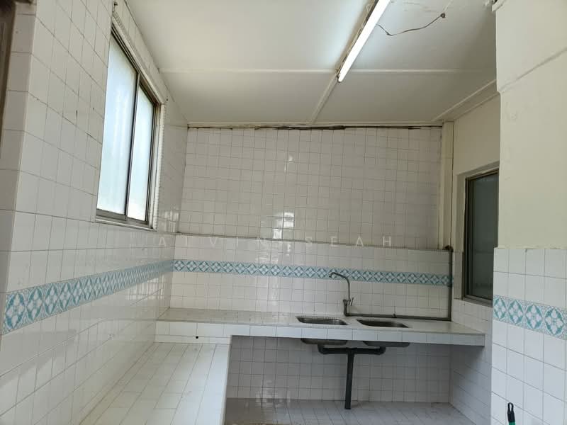 2-storey Terraced House for Sale in Damansara Jaya (Petaling Jaya) - Alvin Seah - Kitchen - PropertyGuru.com.my
