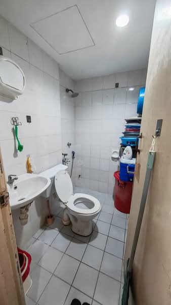 Kondominium untuk Dijual di Idaman Puteri - Eling Loo - Bathroom - PropertyGuru.com.my