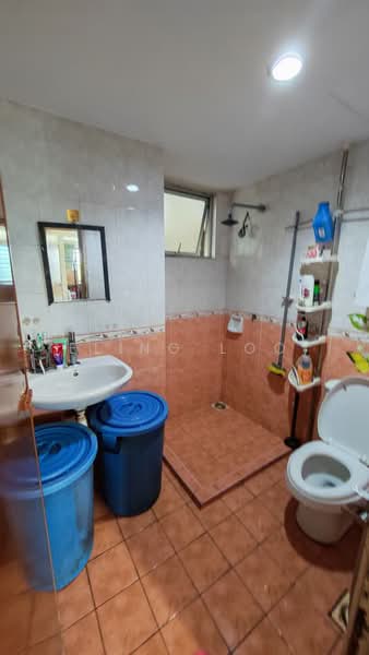 Kondominium untuk Dijual di Idaman Puteri - Eling Loo - Bathroom - PropertyGuru.com.my