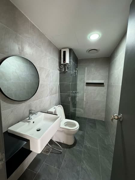 Servis Apartment untuk Disewa di Emporis - JH Tee - Bathroom - PropertyGuru.com.my