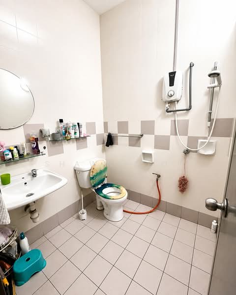 Rumah Teres untuk Dijual di Kota Kemuning (Shah Alam) - Shawn Seow - Bathroom - PropertyGuru.com.my