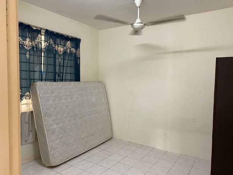 Kondominium untuk Dijual di Platinum Hill PV 3 - Kin L - Bedroom - PropertyGuru.com.my