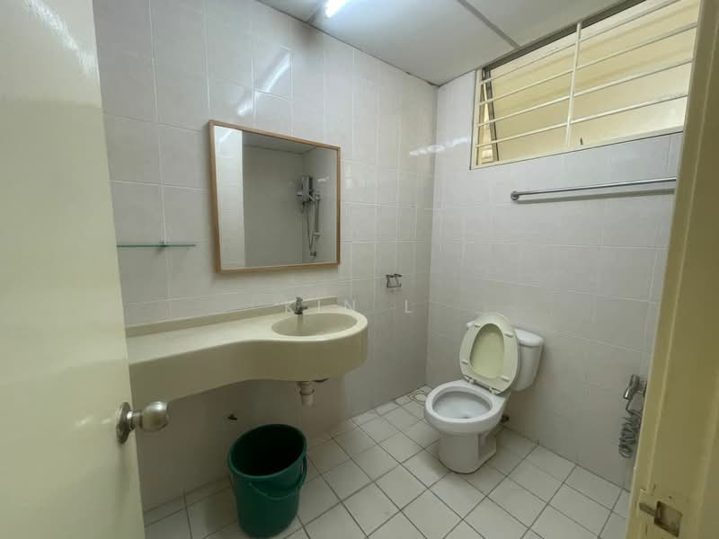 Condominium for Sale at Platinum Hill PV 3 - Kin L - Bathroom - PropertyGuru.com.my