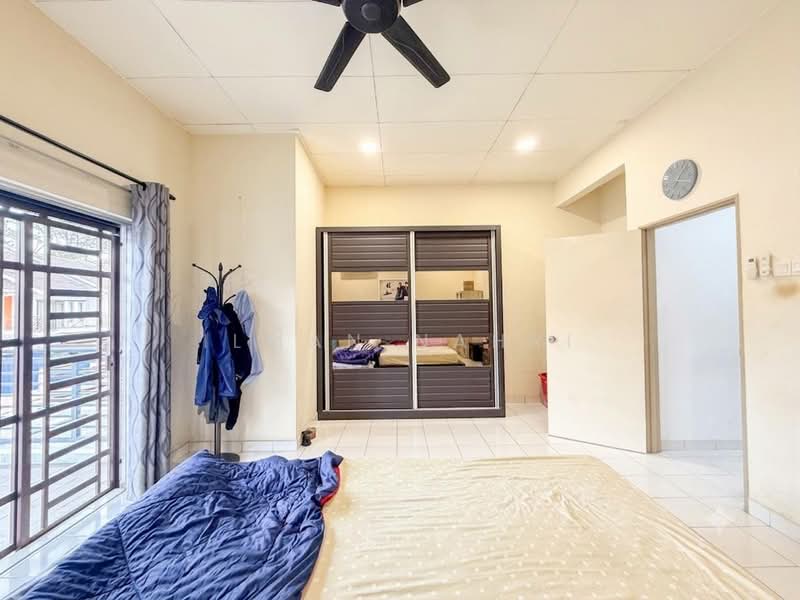 2-storey Terraced House for Sale in Taman Ixora (Sepang) - Ilman Nahri - Bedroom - PropertyGuru.com.my
