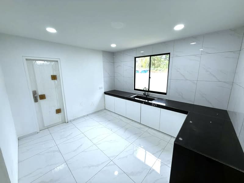 2-storey Terraced House for Sale in Taman Mount Austin (Tebrau) - Karl Lim - Kitchen - PropertyGuru.com.my