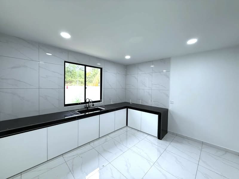 2-storey Terraced House for Sale in Taman Mount Austin (Tebrau) - Karl Lim - Kitchen - PropertyGuru.com.my