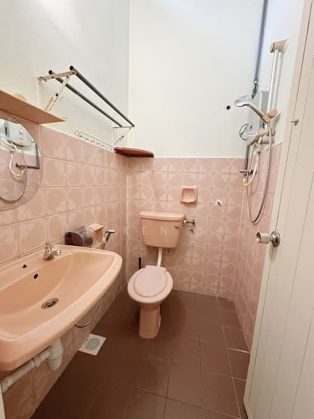 1-storey Terraced House for Rent in Taman Mayang (Petaling Jaya) - Hacken Gan - Bathroom - PropertyGuru.com.my