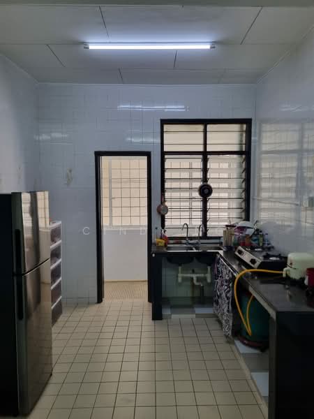 Pangsapuri untuk Dijual di Subang Perdana Goodyear Court 7 - Cindy Ng - Kitchen - PropertyGuru.com.my