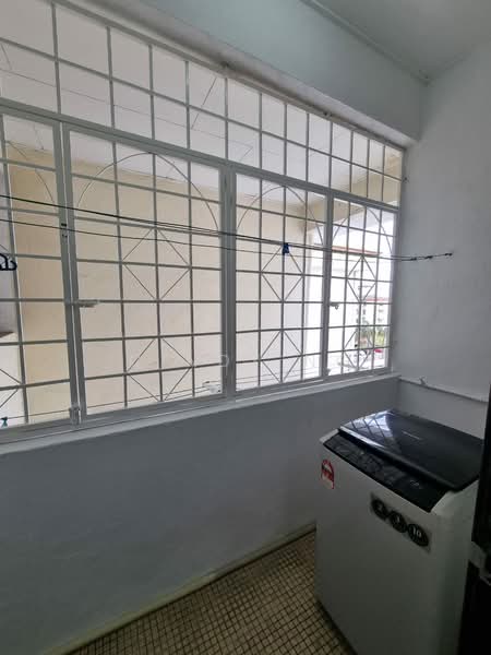 Pangsapuri untuk Dijual di Subang Perdana Goodyear Court 7 - Cindy Ng - Balcony - PropertyGuru.com.my