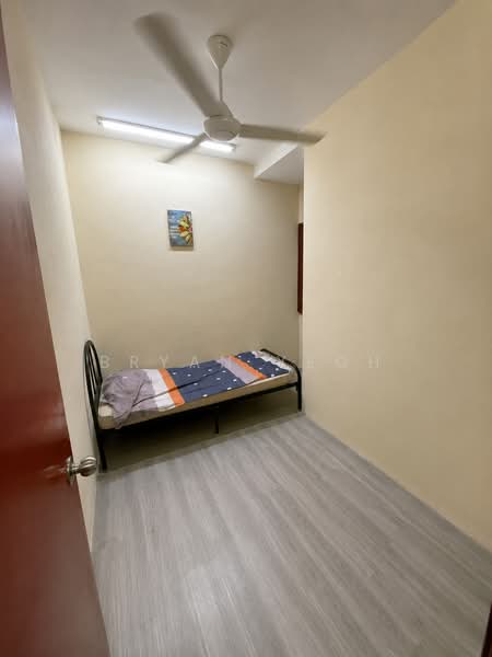 Pangsapuri untuk Dijual di Enggang Apartment - Bryan Yeoh - Bedroom - PropertyGuru.com.my