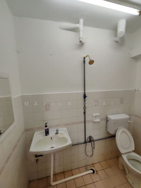 Kondominium untuk Disewa di Le Jardin Deluxe - Mavick Chai - Bathroom - PropertyGuru.com.my