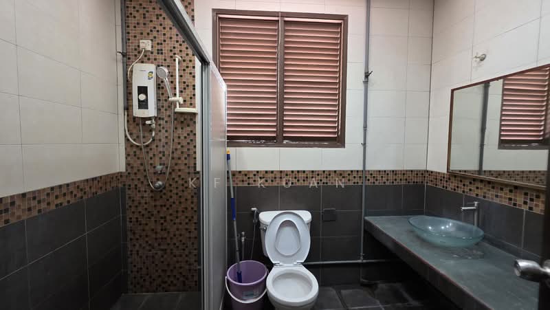 Semi-Detached House for Sale in Sungai Long (Bandar Sungai Long) - KF Kuan - Bathroom - PropertyGuru.com.my