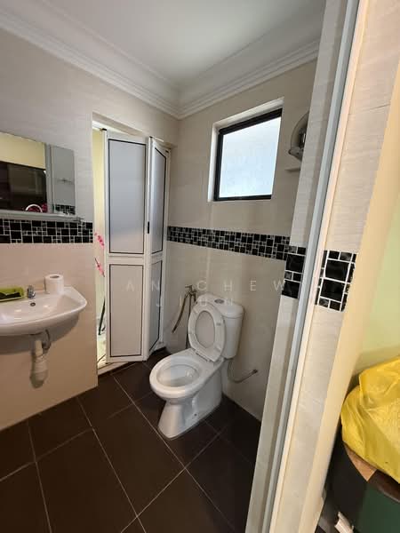 Terraced House for Sale in Taman Desa Serdang (Seri Kembangan) - Tan Chew Jiun - Bathroom - PropertyGuru.com.my
