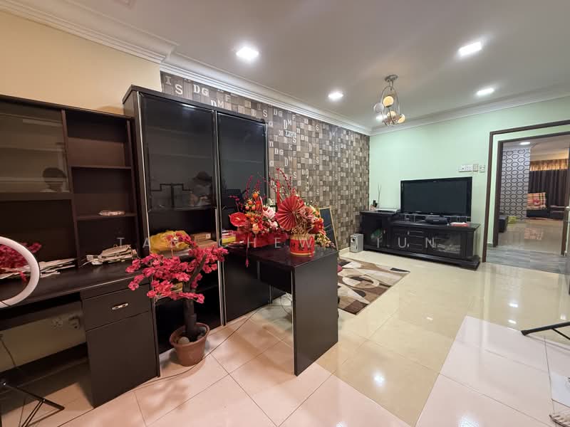 Terraced House for Sale in Taman Desa Serdang (Seri Kembangan) - Tan Chew Jiun - Living Room - PropertyGuru.com.my