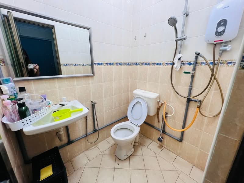 Rumah Teres 1 Tingkat untuk Dijual di Taman Universiti (Sri Gading) - Alice Goh - Bathroom - PropertyGuru.com.my