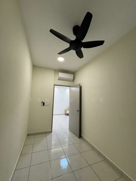 Servis Apartment untuk Disewa di Residensi Bukit Tiara - Tan Ru Xin - Corridor - PropertyGuru.com.my