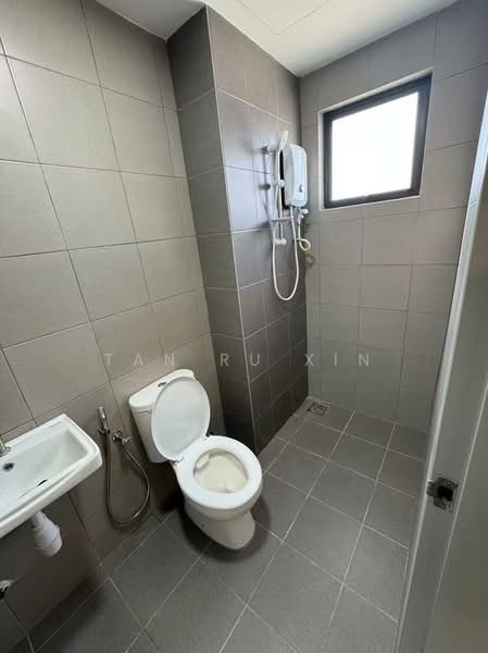 Servis Apartment untuk Disewa di Residensi Bukit Tiara - Tan Ru Xin - Bathroom - PropertyGuru.com.my