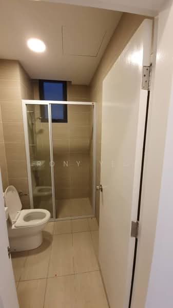 Service Residence for Sale at Serviced Residence @ Fera Residence @ The Quartz WM - Rony Yeo - Bathroom - PropertyGuru.com.my