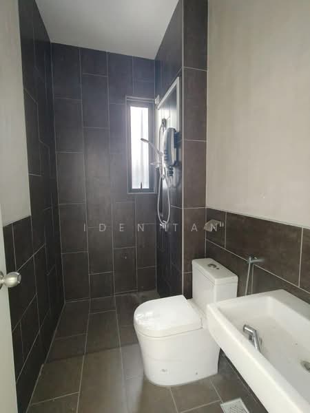 2-storey Terraced House for Sale in Bandar Pulai Jaya (Kulai) - Iden Tan - Bathroom - PropertyGuru.com.my