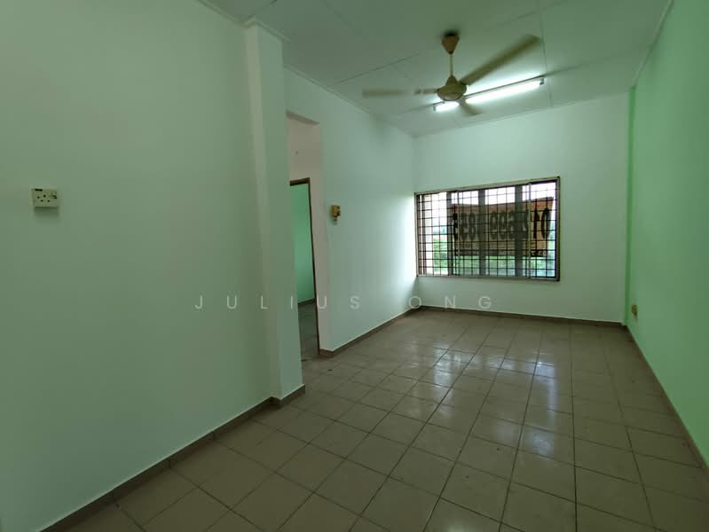 Apartment for Sale at Pangsapuri Lili - Julius Ong - Living Room - PropertyGuru.com.my