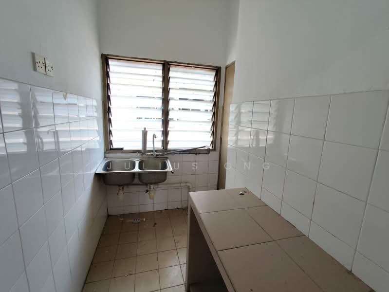 Apartment for Sale at Pangsapuri Lili - Julius Ong - Kitchen - PropertyGuru.com.my