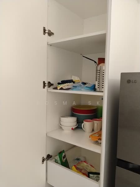 Kondominium untuk Disewa di SkyMillion Residence - Rosma SK - Kitchen cupboard - PropertyGuru.com.my