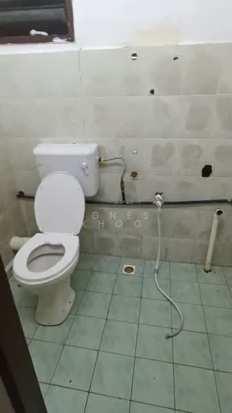 Apartment for Rent at Jelutong Park - Agnes Khoo - Bathroom - PropertyGuru.com.my