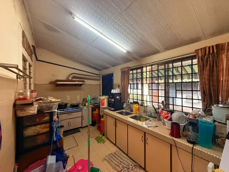 1-storey Terraced House for Sale in Desa Jaya Kepong (Kepong) - Sean Yong - Kitchen - PropertyGuru.com.my