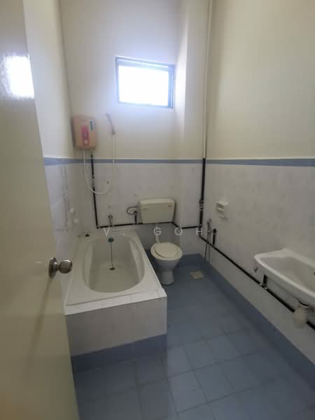 Semi-Detached House for Rent in Batu Ferringhi (Penang) - V. Goh - Bathroom - PropertyGuru.com.my