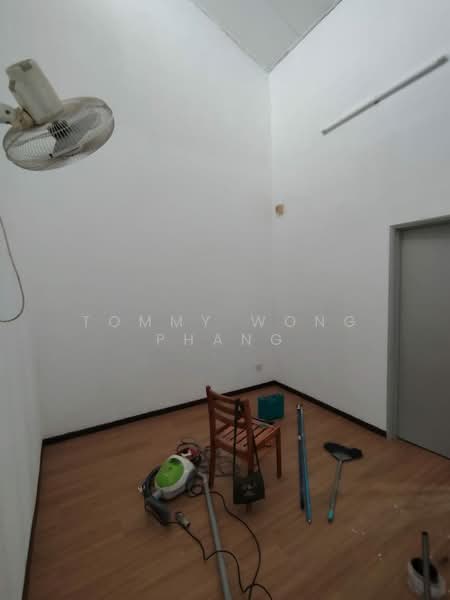 2-storey Terraced House for Rent in Bandar Putra Permai (Seri Kembangan) - Tommy Wong Phang - Interior - PropertyGuru.com.my