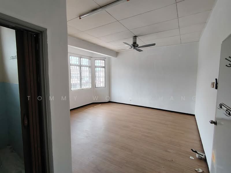 2-storey Terraced House for Rent in Bandar Putra Permai (Seri Kembangan) - Tommy Wong Phang - Interior - PropertyGuru.com.my
