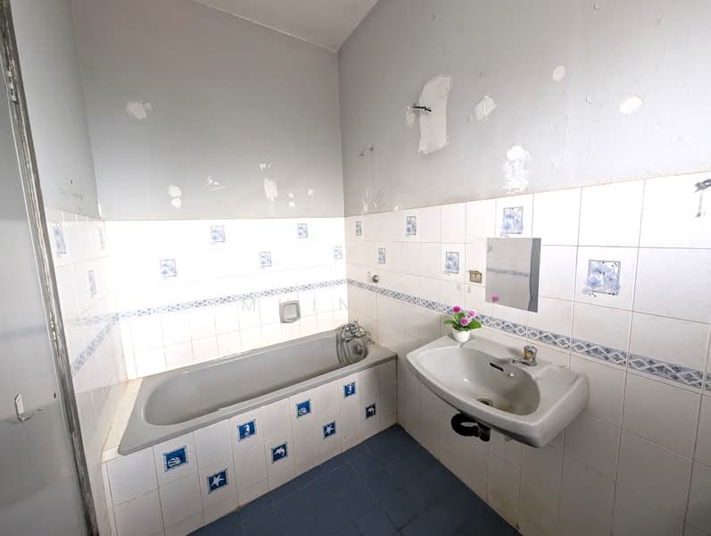 Condominium for Sale at Sri Suajaya Condominium - Muin Mn - Bathroom - PropertyGuru.com.my