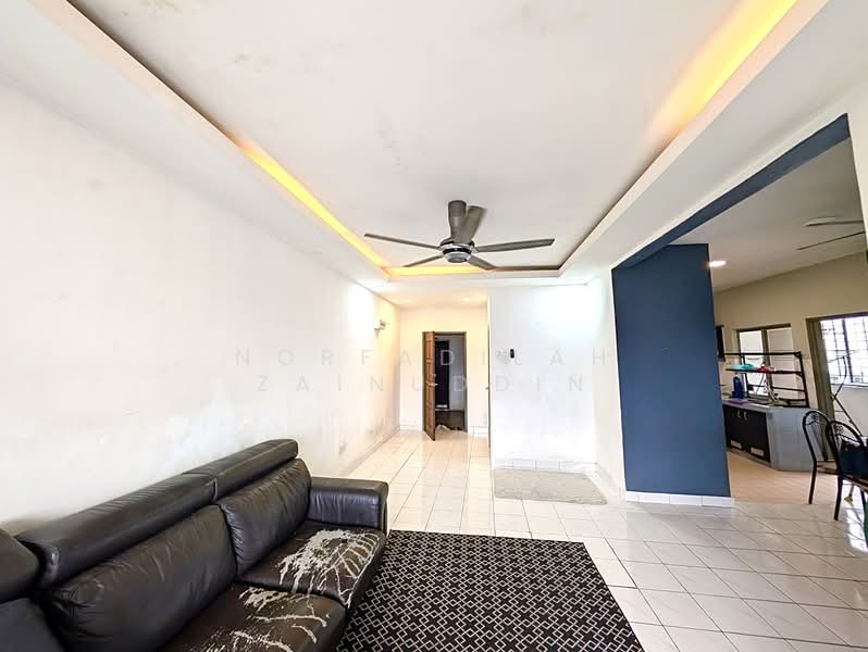 Condominium for Sale at Sri Suajaya Condominium - NORFADILAH ZAINUDDIN - Living Room - PropertyGuru.com.my