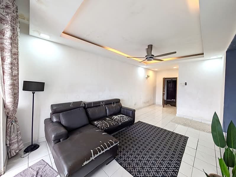 Condominium for Sale at Sri Suajaya Condominium - NORFADILAH ZAINUDDIN - Living Room - PropertyGuru.com.my
