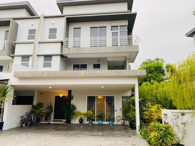 Semi-Detached House for Sale in Cyberjaya (Selangor) - Imran Ismadi - Exterior - PropertyGuru.com.my