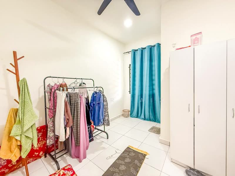 2-storey Terraced House for Sale in Bandar Mahkota Banting (Tanjong Duabelas) - Amzar Faiz - PropertyGuru.com.my