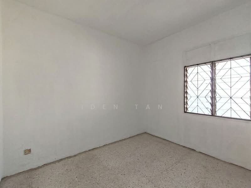1-storey Terraced House for Sale in Taman Johor Jaya (Johor Bahru) - Iden Tan - Interior - PropertyGuru.com.my