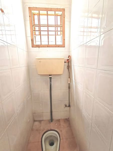 1-storey Terraced House for Sale in Taman Johor Jaya (Johor Bahru) - Iden Tan - Bathroom - PropertyGuru.com.my