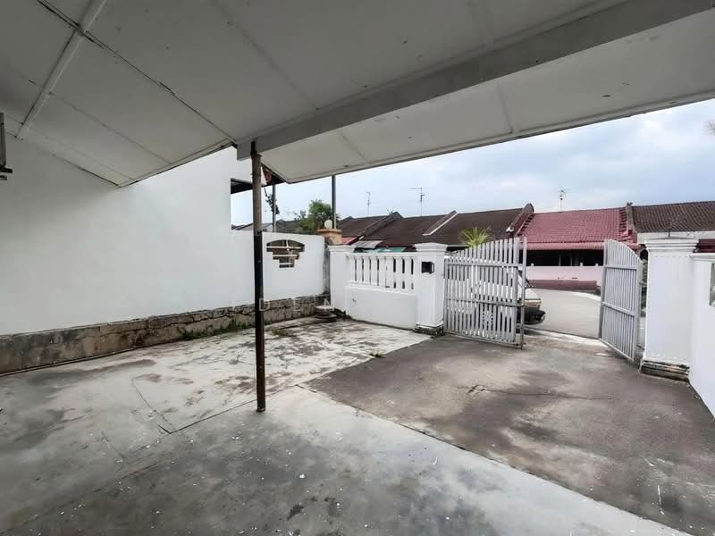 1-storey Terraced House for Sale in Taman Johor Jaya (Johor Bahru) - Iden Tan - Exterior - PropertyGuru.com.my
