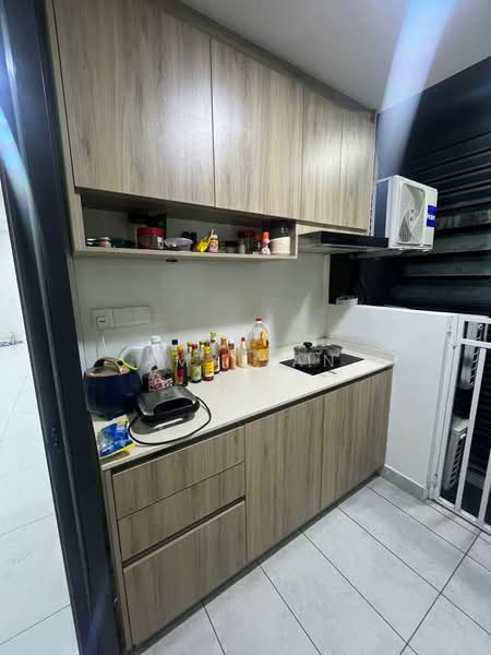 Servis Apartment untuk Dijual di Suasana @ Utropolis - Amy Tan - Kitchen - PropertyGuru.com.my