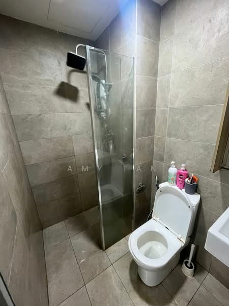 Servis Apartment untuk Dijual di Suasana @ Utropolis - Amy Tan - Bathroom - PropertyGuru.com.my