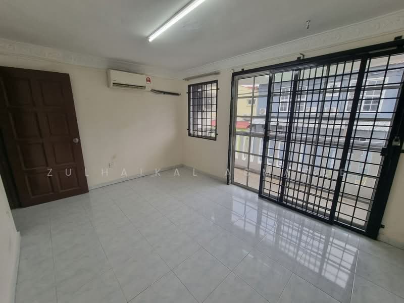 Rumah Teres 2 Tingkat untuk Disewa di Taman Sri Sinar (Segambut) - Zulhaikal Asmadee - Living Room - PropertyGuru.com.my