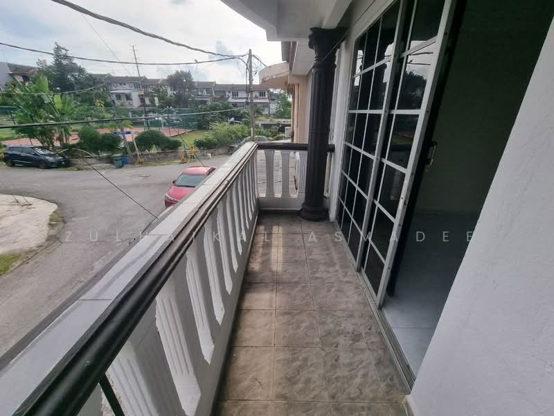 Rumah Teres 2 Tingkat untuk Disewa di Taman Sri Sinar (Segambut) - Zulhaikal Asmadee - Balcony - PropertyGuru.com.my