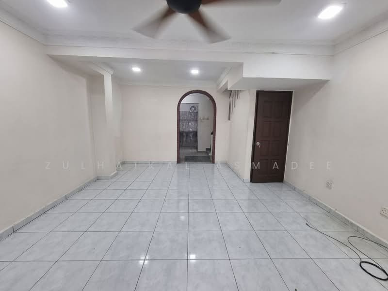 Rumah Teres 2 Tingkat untuk Disewa di Taman Sri Sinar (Segambut) - Zulhaikal Asmadee - Living Room - PropertyGuru.com.my