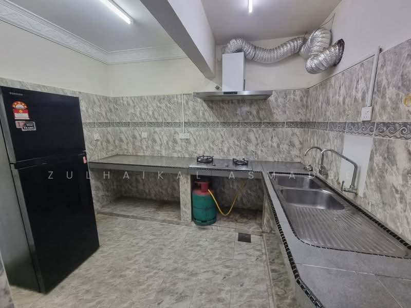Rumah Teres 2 Tingkat untuk Disewa di Taman Sri Sinar (Segambut) - Zulhaikal Asmadee - Kitchen - PropertyGuru.com.my