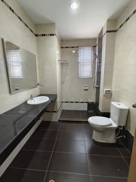 Rumah Berkembar untuk Dijual di Kemuning Utama Palma (Shah Alam) - Jen Tan - Bathroom - PropertyGuru.com.my