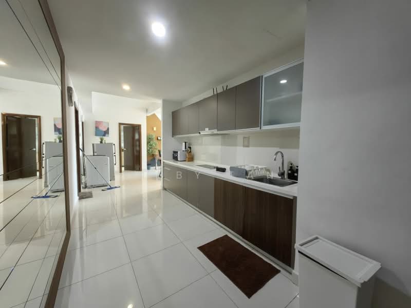 Servis Apartment untuk Disewa di Regalia Residence - Libby Tan - Kitchen - PropertyGuru.com.my